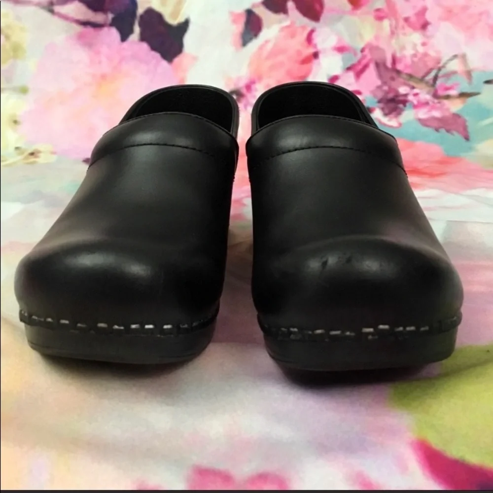 Dansko clogs matte black size 40 very good preowned - Picture 4 of 7